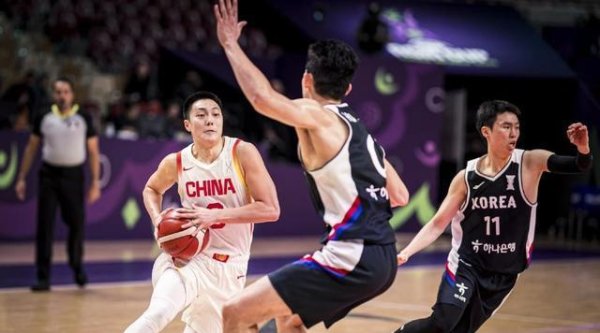 信钰配资 三分球15中1！中国男篮后卫群集体失准，郭士强证明带高诗岩没错